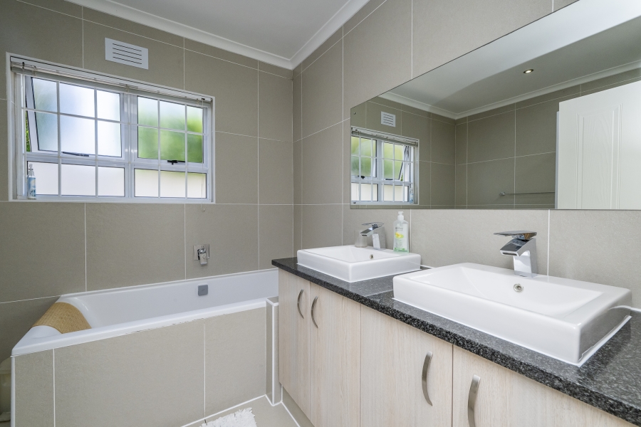3 Bedroom Property for Sale in Sunningdale Western Cape